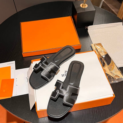 0RAN SANDAL Calfskin Black