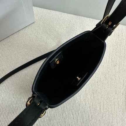 PHONE POUCH HELOISE 19 IN BLACK SUPPLE CALFSKIN