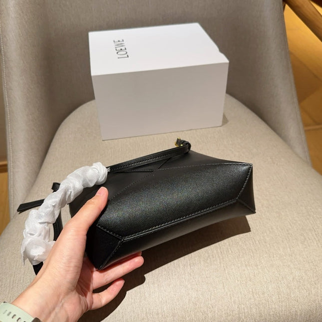 LOE 22 PUZZLE FOLD POUCH IN BLACK NAPPA CALFSKIN