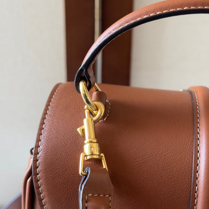 CLASSIQUE BAG 17 IN NUTMEG BROWN CALFSKIN GOLD HARDWARE