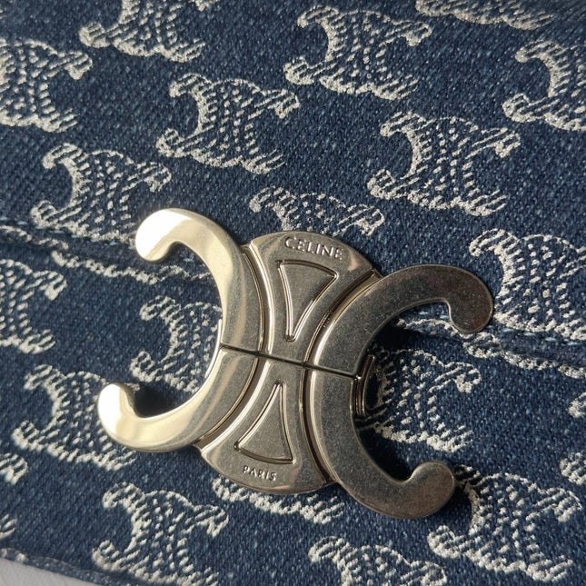 CHAIN SHOULDER BAG CLAUDE 20 IN BAYOUX BLUE TRIOMPHE DENIM SILVER HARDWARE