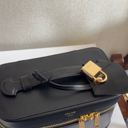 VANITY 18 IN BLACK SMOOTH CALFSKIN GOLD HARDWARE