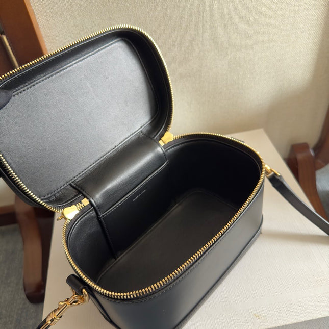 VANITY 18 IN BLACK SMOOTH CALFSKIN GOLD HARDWARE