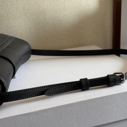 TEEN POLLY 29 IN BLACK CALFSKIN SILVER HARDWARE