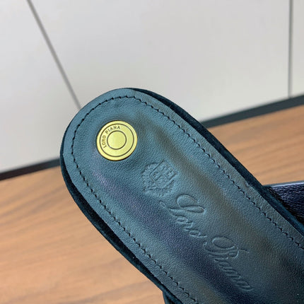 FLAT SLIPPERS IN BLACK SUDUE