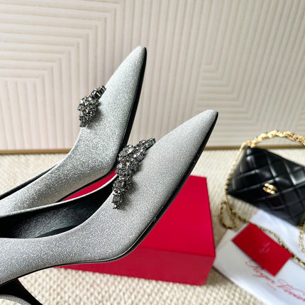 EFFLORESCENCE PUMPS IN SILVER GLITTER FABRIC