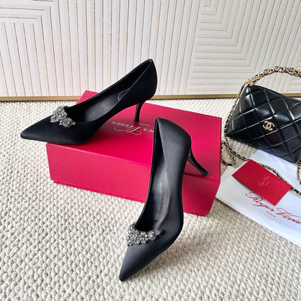 EFFLORESCENCE PUMPS IN BLACK SATIN