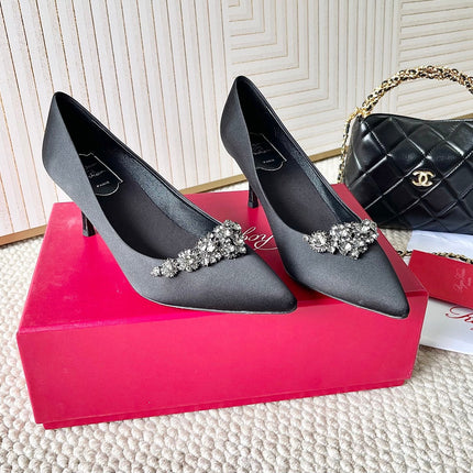 EFFLORESCENCE PUMPS IN BLACK SATIN