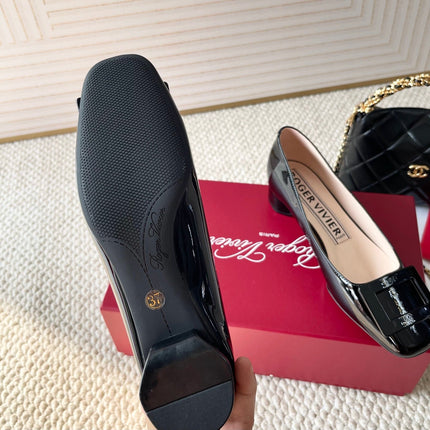 U LOOK BALLERINAS IN BLACK GLOSSY CALFSKIN