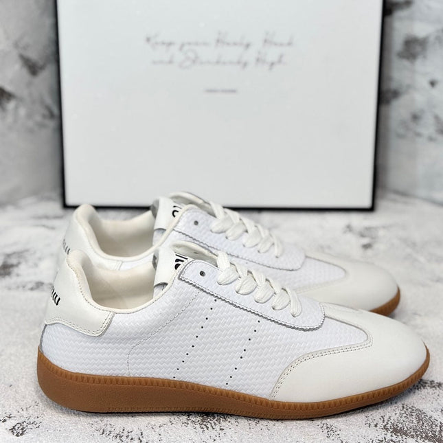 RETRO SNEAKERS IN WHITE LAMBSKIN WITH KNITTED PATTERN
