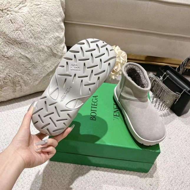 SNAP MINI ANKLE BOOTS IN PALE GRAY SUEDE AND SHEARLING LINING