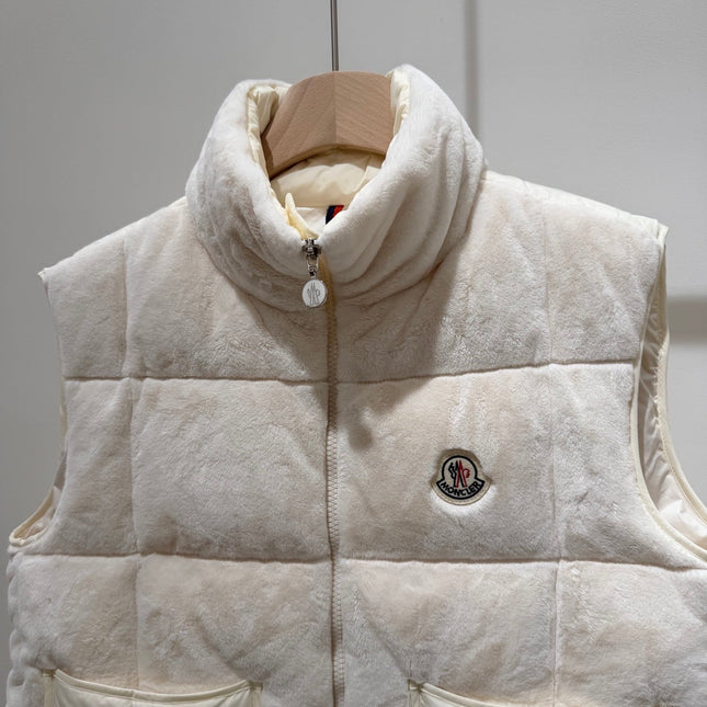 MONCLER 25S DOWN VEST 209