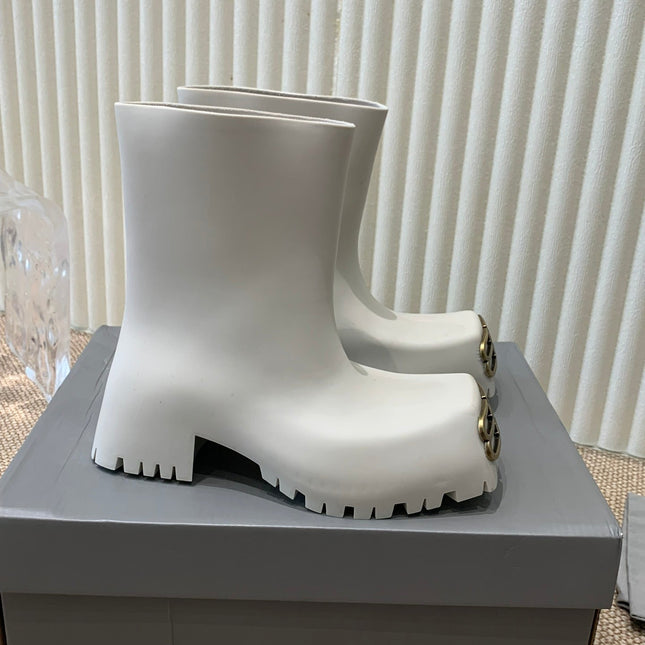 WHITE SCULPTED RUBBER BOOTS WITH GOLD MONOGRAM