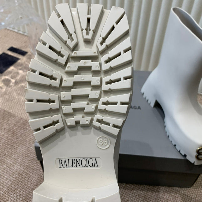 WHITE SCULPTED RUBBER BOOTS WITH GOLD MONOGRAM
