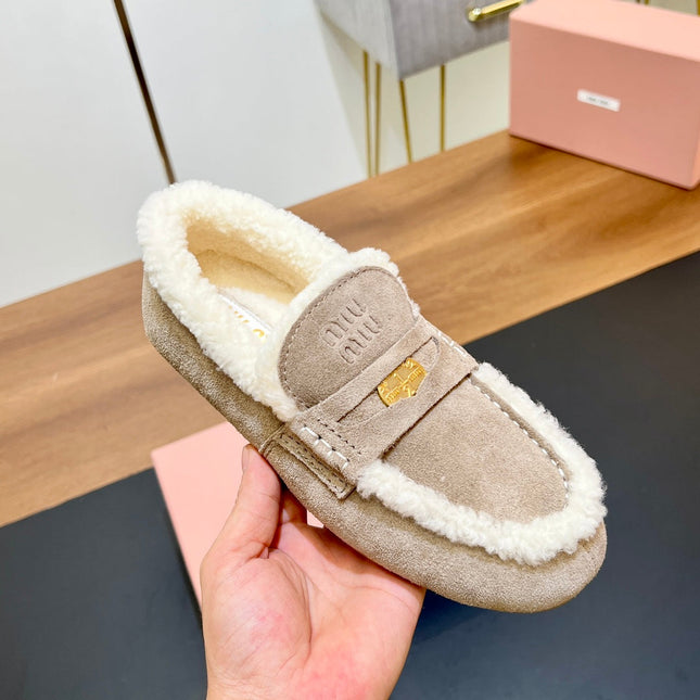 LOAFERS IN BEIGE SUEDE AND WHITE SHEARLING TRIM