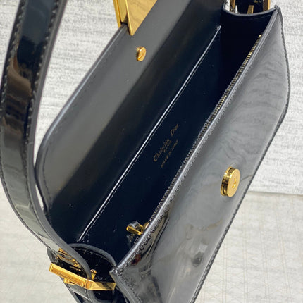 FLAP BAG 18 IN BLACK PATENT CALFSKIN