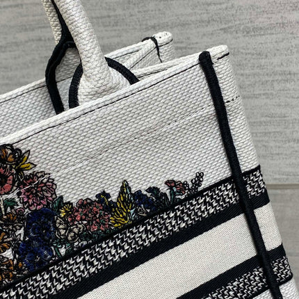 DIOR 25S LUCKY SMALL DIOR BOOK TOTE 26 IN WHITE MULTICOLOR DIOR STAR EMBROIDERY