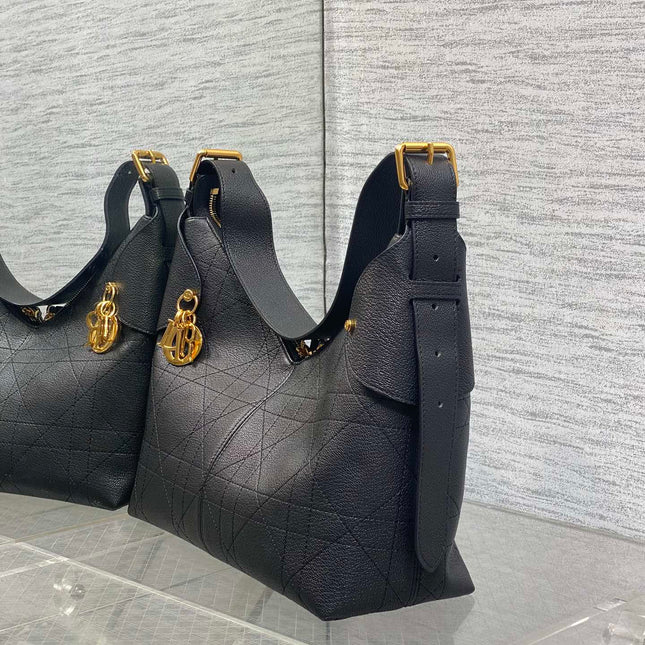 DIOR 25S MEDIUM VOYAGE BAG 28 IN BLACK FLAT MACROCANNAGE GRAINED CALFSKIN