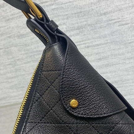 DIOR 25S MEDIUM VOYAGE BAG 28 IN BLACK FLAT MACROCANNAGE GRAINED CALFSKIN