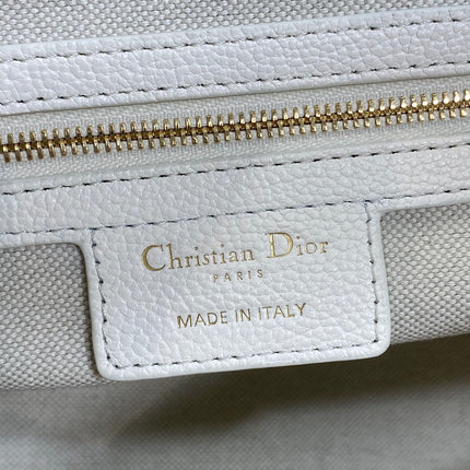 DIOR 25S MEDIUM VOYAGE BAG 28 IN IVORY FLAT MACROCANNAGE GRAINED CALFSKIN