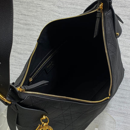 DIOR 25S VOYAGE BAG 34 IN BLACK FLAT MACROCANNAGE GRAINED CALFSKIN