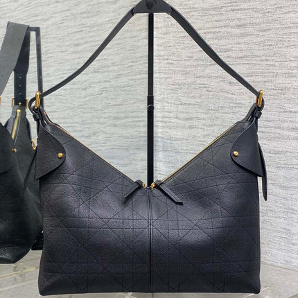 DIOR 25S VOYAGE BAG 34 IN BLACK FLAT MACROCANNAGE GRAINED CALFSKIN