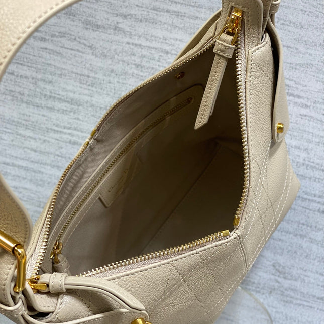 DIOR 25S SMALL VOYAGE BAG 23 IN POWDER BEIGE FLAT MACROCANNAGE GRAINED CALFSKIN