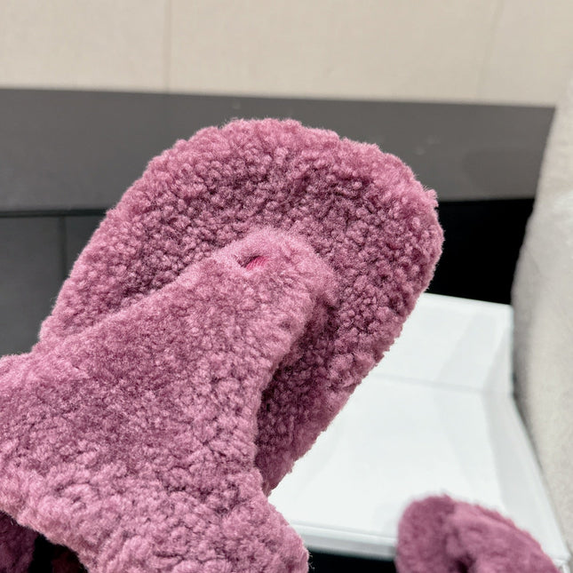 LW SHEARLING THONG SLIPPER IN GRAPE