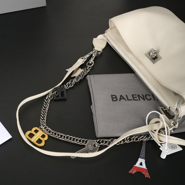 CHAIN CLASSIC BAG 22 IN WHITE SMOOTH CALFSKIN SILVER HARDWARE