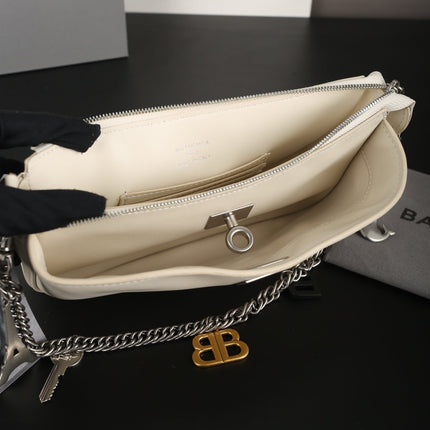 CHAIN CLASSIC BAG 22 IN WHITE SMOOTH CALFSKIN SILVER HARDWARE
