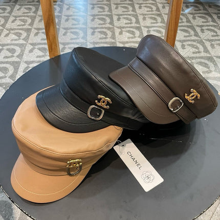 NEWSBOY CAP IN BLACK CALFSKIN 421107