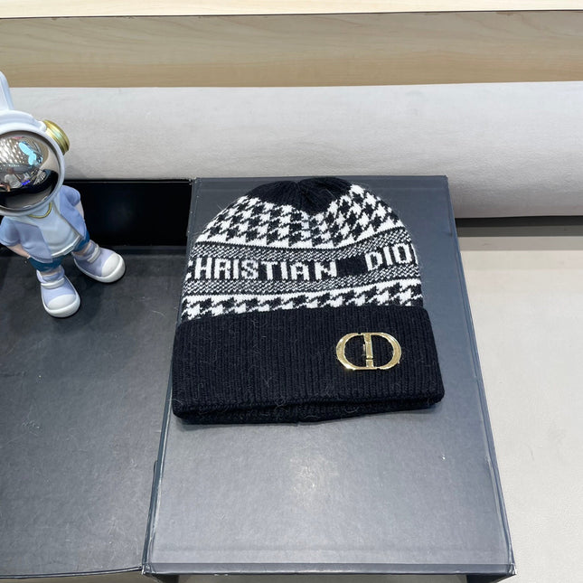 KNITTED BEANIE HAT IN BLACK CASHMERE WOOL 422481