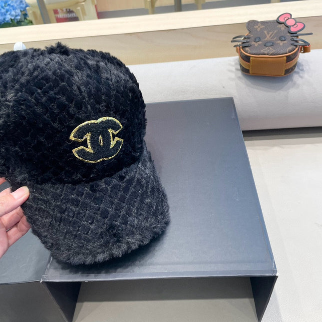 BASEBALL CAP IN BLACK FLEECE 431371