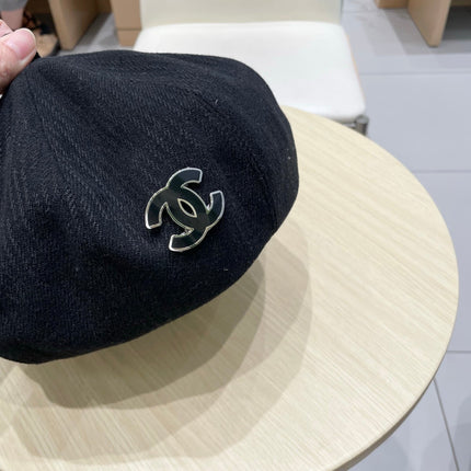 BERET HAT BLACK WITH LOGO 672662