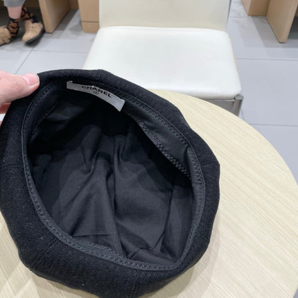 BERET HAT BLACK WITH LOGO 672662