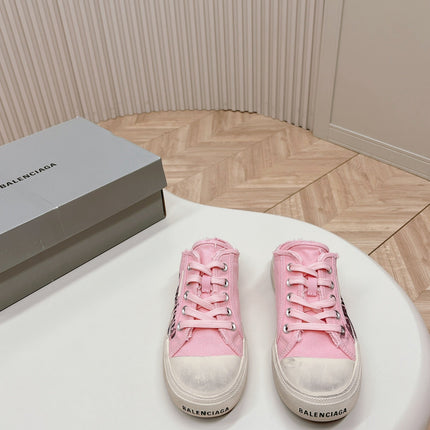 SNEAKER MULES IN PINK CANVAS GRAFFITI LOGO