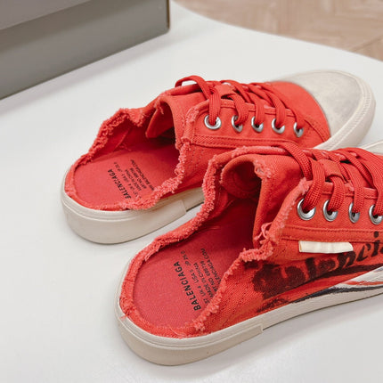 SNEAKER MULES IN RED CANVAS GRAFFITI LOGO