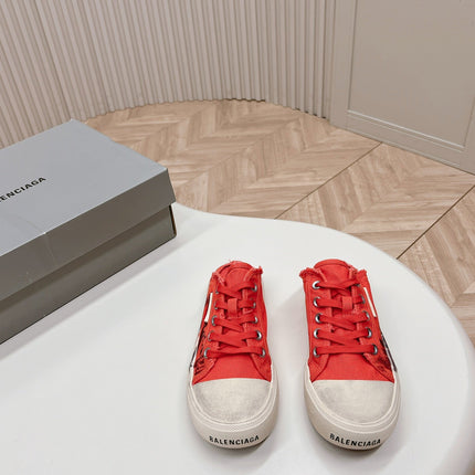 SNEAKER MULES IN RED CANVAS GRAFFITI LOGO