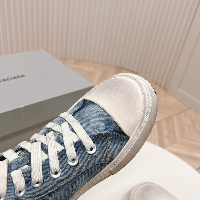 HIGH-TOP SNEAKERS IN BLUE DENIM LOGO PRINT