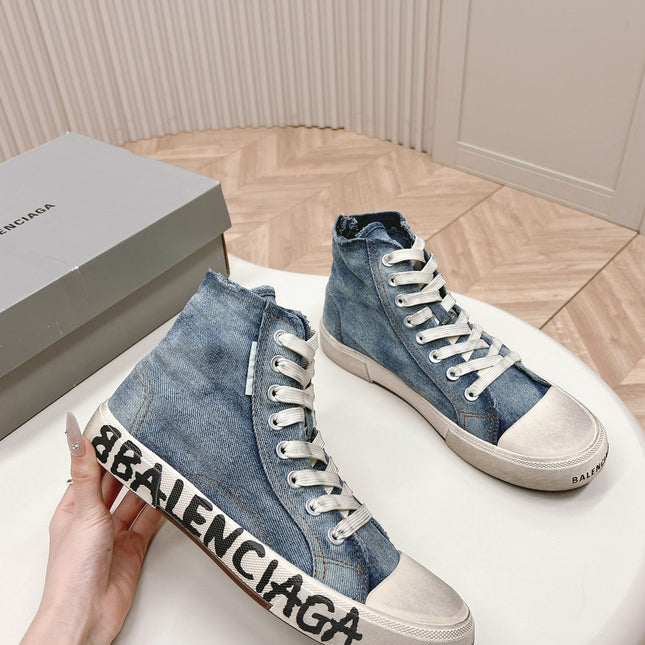 HIGH-TOP SNEAKERS IN BLUE DENIM LOGO PRINT