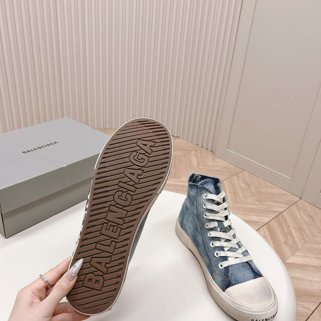 HIGH-TOP SNEAKERS IN BLUE DENIM LOGO PRINT