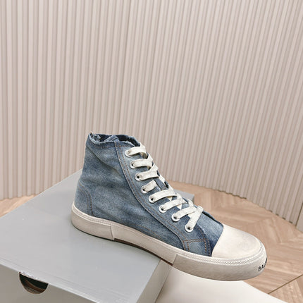 HIGH-TOP SNEAKERS IN BLUE DENIM LOGO PRINT