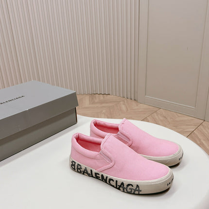 SLIP-ON SNEAKERS GRAFFITI IN PINK CANVAS