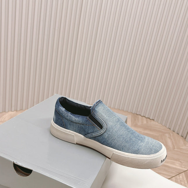SLIP-ON SNEAKERS GRAFFITI IN LIGHT BLUE DENIM