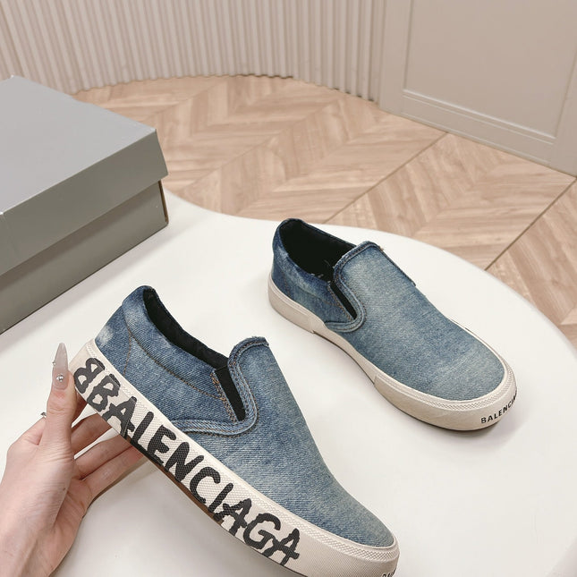 SLIP-ON SNEAKERS GRAFFITI IN LIGHT BLUE DENIM