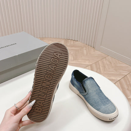 SLIP-ON SNEAKERS GRAFFITI IN LIGHT BLUE DENIM