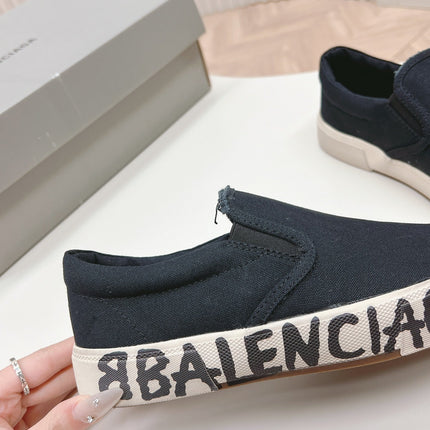 SLIP-ON SNEAKERS GRAFFITI IN BLACK CANVAS