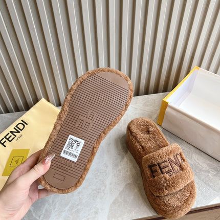 FENDI SLIPPER IN SEPIA BROWN FUR
