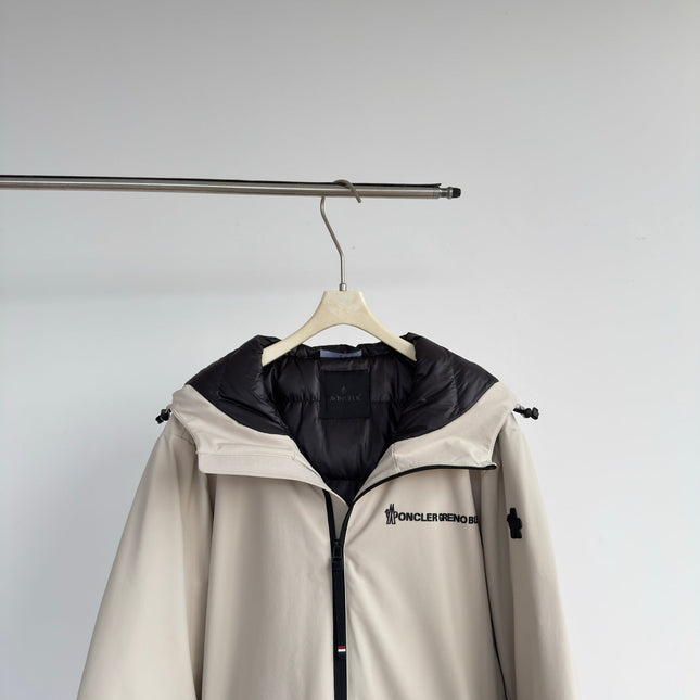 MONCLER 25S WATER-RESISTANT HOODED DOWN JACKET 229