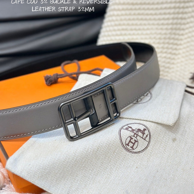 HM CAPE COD 32MM REVERSIBLE BELT BLACK AND KHAKI BROWN LEATHER BLACK HARDWARE